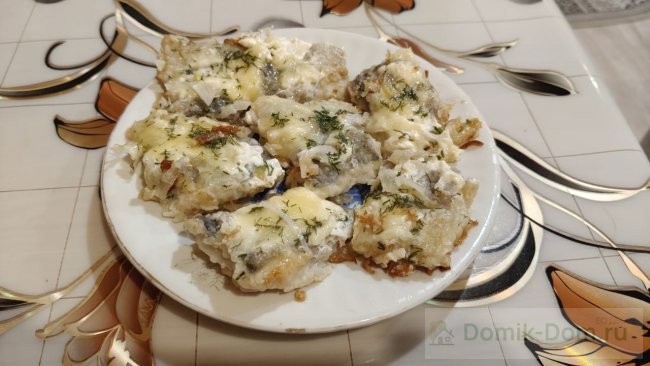 Рыба под майонезом с сыром — нежное и ароматное блюдо